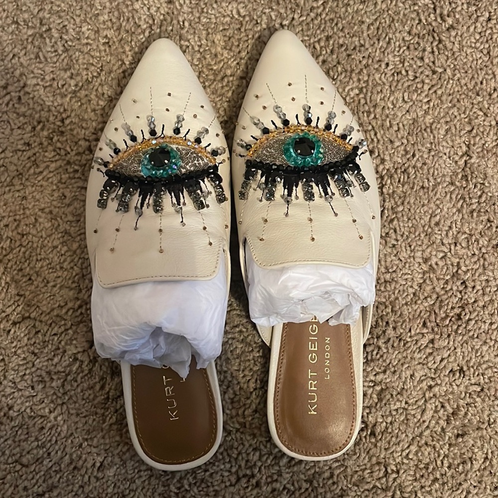 BRAND NEW Kurt Geiger eye leather flats